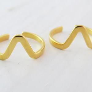 Simple gold stacking rings - Thin k..